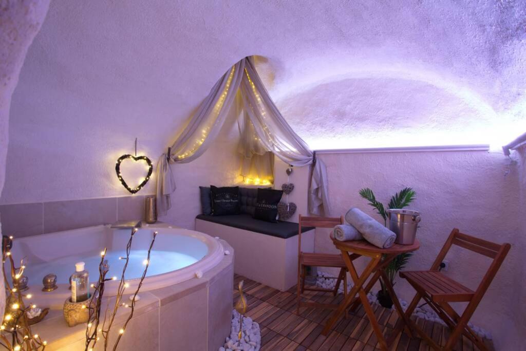 Les Secrets D'Alcove, Nuits Romantiques Avec Spa Aix-en-Provence Buitenkant foto