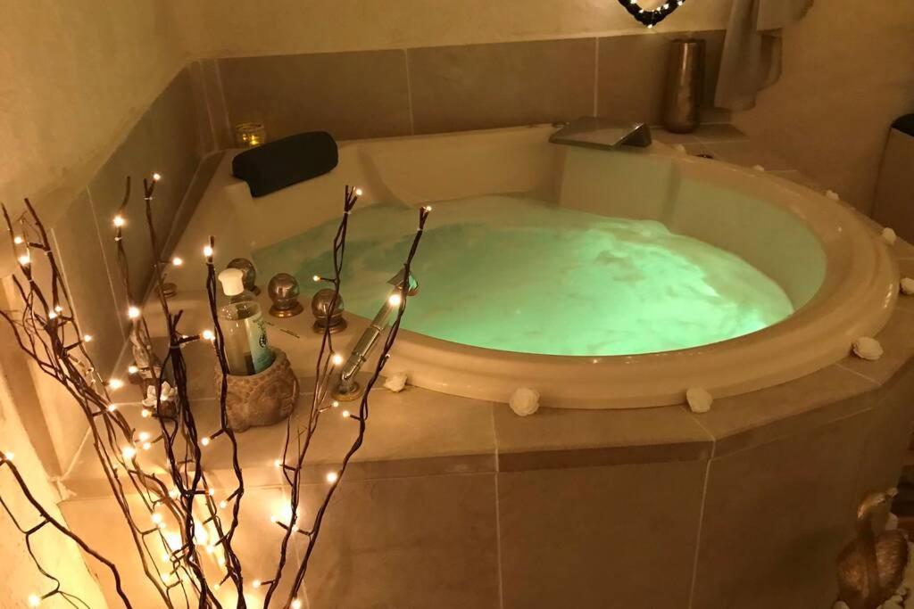 Les Secrets D'Alcove, Nuits Romantiques Avec Spa Aix-en-Provence Buitenkant foto